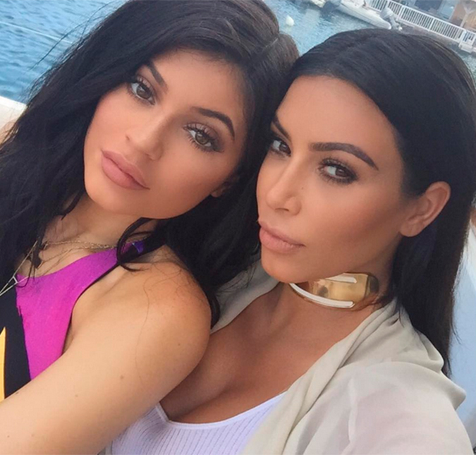 Kylie Jenner quer posar nua mas Kim Kardashian não quer deixar