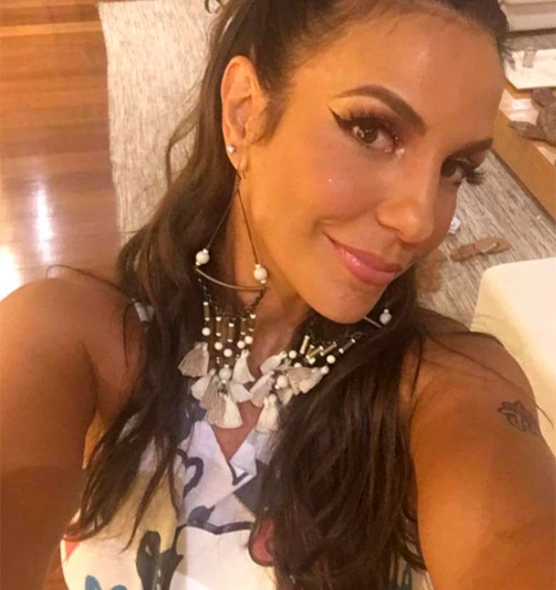 Ivete Sangalo D Festa De Anivers Rio Fantasia Para Celebrar Seus