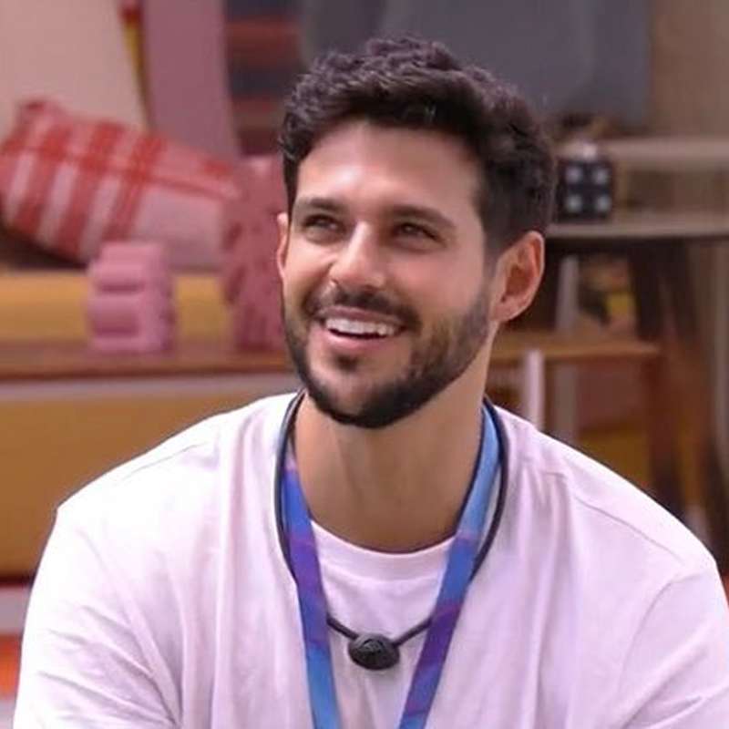 Rodrigo Mussi passa por cirurgia na perna direita e irmão do ex BBB faz