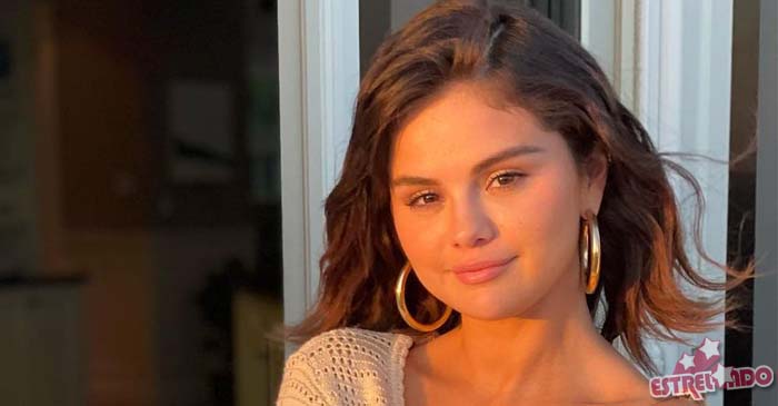 Selena Gomez fala sobre capa de álbum sexualizada Fiquei muito