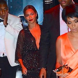 Vestido milionário de Rihanna, <I>selfie proibida</i> de Kylie Jenner, irmã de Beyoncé saindo no tapa com Jay-Z... Relembre 5 polêmicas do <I>MET Gala</i>