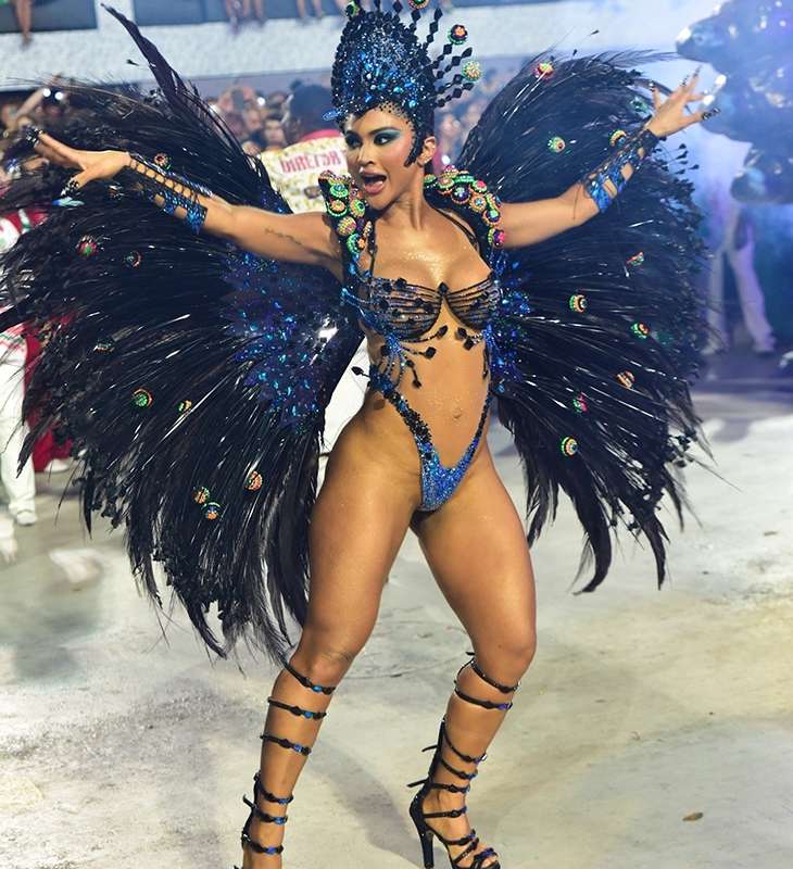 Musa Da Grande Rio Mariana Goldfarb Chama Aten O Durante Desfile