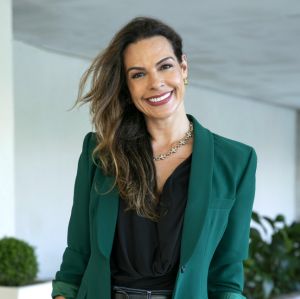 Livia Rossy comemora retorno em novelas com <I>Família É Tudo: - Mais madura</I>