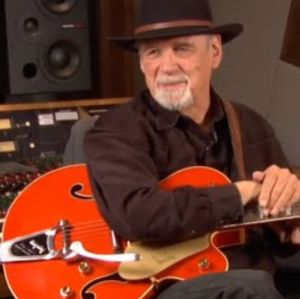 Aos 86 anos de idade morre Duane Eddy, guitarrista e criador de temas clássicos. Veja os famosos que nos deixaram em 2024