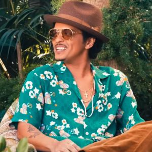 Ingressos da pré-venda do <i>show</i> de Bruno Mars no Brasil se esgotam em menos de uma hora