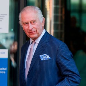 Rei Charles III dará presente de aniversário modesto ao Príncipe Archie, diz especialista real