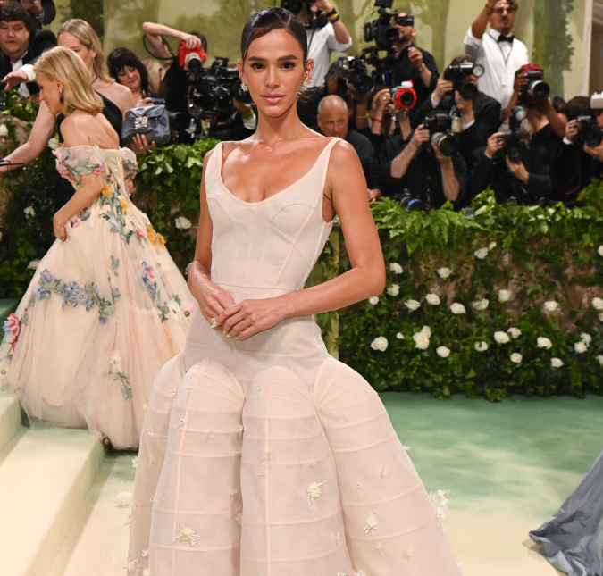 Bruna Marquezine Fala Sobre Perrengues Vestido Do Met Gala E