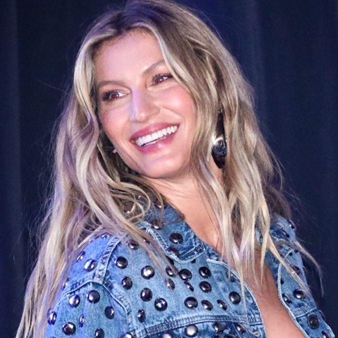 Gisele B Ndchen Faz Primeira Apari O P Blica Barriguinha De